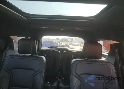 2017 Ford Explorer Platinum z USA, uszkodzony, nr VIN 1FM5K8HTXHGD50635